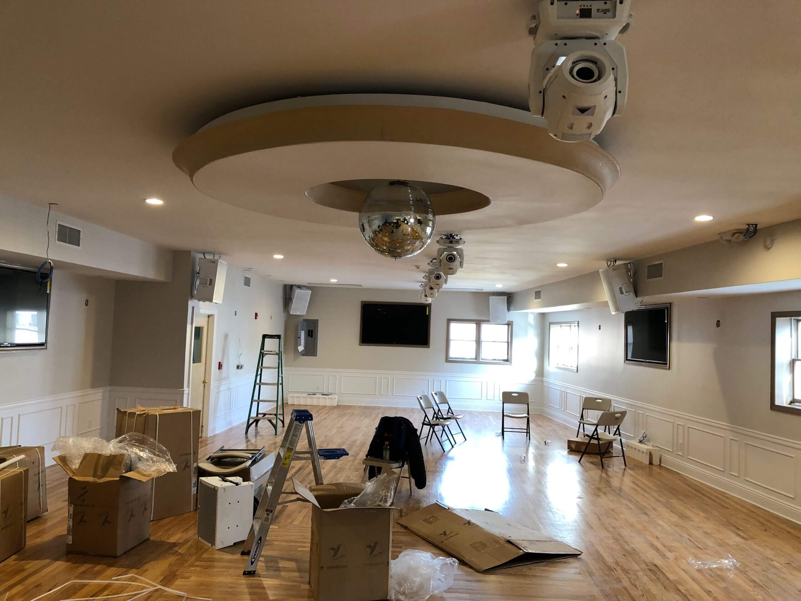 White-Yorkville-Speakers-and-Chauvet-Moving-Heads-scaled